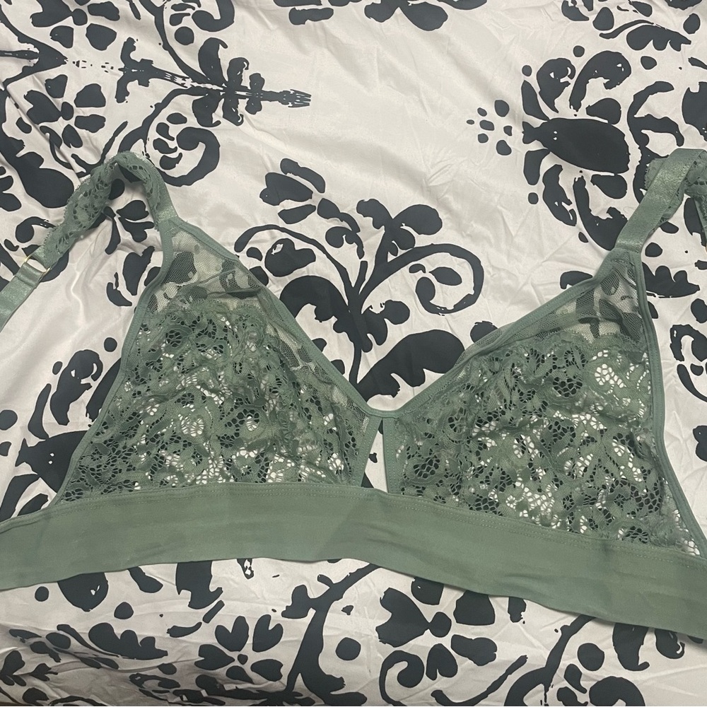 Chic Lace Bralette in Sage Green